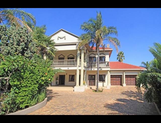 5 BEDROOM HOUSE FOR SALE IN DOWERGLEN EXT 3